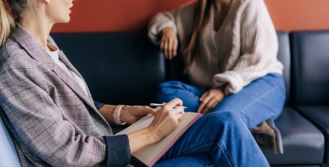 Mrs. GREEN APPLE「ニュー・マイ・ノーマル」の歌詞の意味と曲の魅力とは