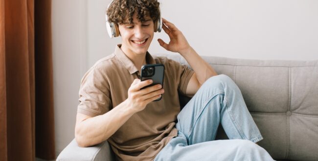 宮沢氷魚の身長や本名は？父は有名歌手！朝ドラで注目の二枚目俳優