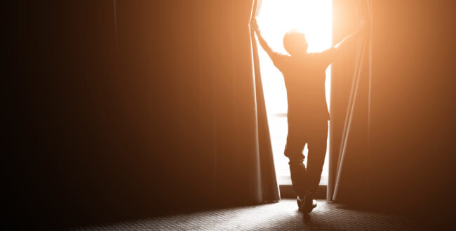 友成空「鬼ノ宴」の歌詞の意味と曲から感じるメッセージに注目！