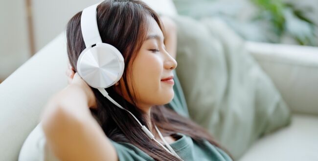 米津玄師,宇多田ヒカル「JANE DOE」歌詞の意味とは?曲に込められた思いが気になる!