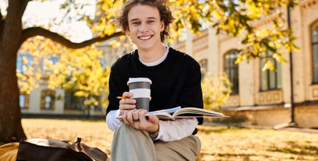 「描くなるうえは」の6巻はいつ発売?オタクとギャルの漫画をめぐる学園ラブコメ