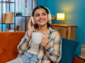 Uru「傍らにて月夜」の歌詞の意味は?映画主題歌としても大注目!