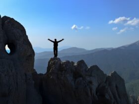 10-FEET「壊れて消えるまで」の歌詞の意味と映画主題歌としての魅力！