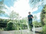 B'z「完全無欠」の歌詞の意味が気になる！サッカーテーマソングとして大注目！